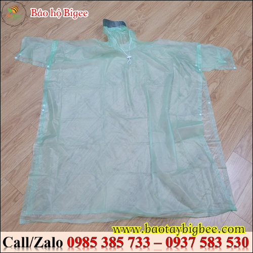 Áo mưa cánh dơi trắng trong. Áo mưa cánh dơi trắng trong.