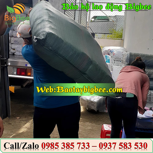 Nhân viên Thu Hồng giao bao tay đi Tây Ninh Nhân viên Thu Hồng giao bao tay đi Tây Ninh