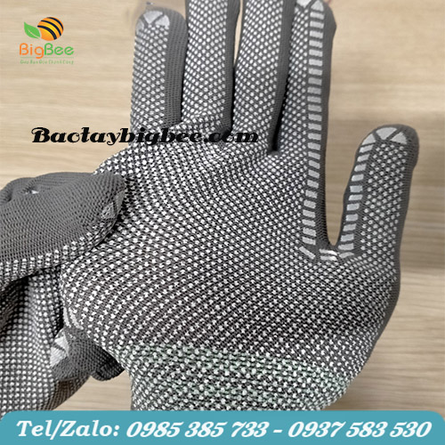 Hạt nhựa nhỏ trong lòng bao tay Hạt nhựa nhỏ trong lòng bao tay