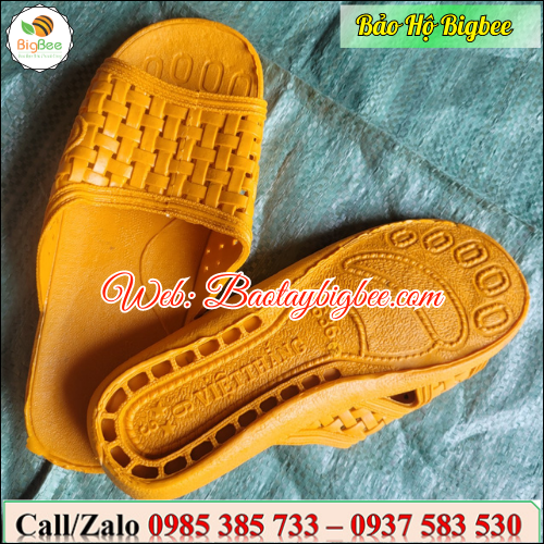 >>Đế dép chống trơn tốt, thân dép mềm nhẹ. >>Đế dép chống trơn tốt, thân dép mềm nhẹ.