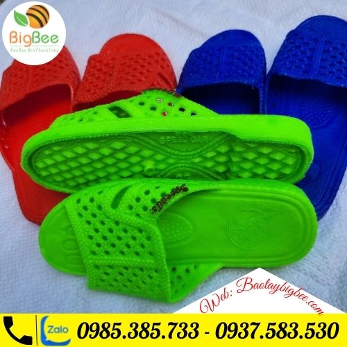 >>Dép tổ ong có đế gai chống trơn cho bé rất tốt.