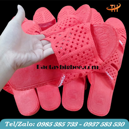 "Dép tổ ong" có các lỗ như lỗ trên tổ ong. "Dép tổ ong" có các lỗ như lỗ trên tổ ong.