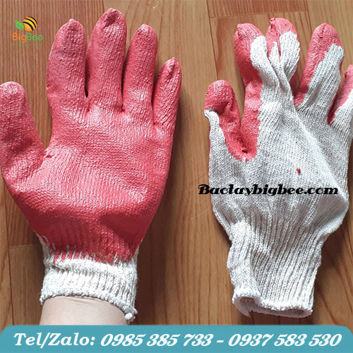 Bao tay phủ nhựa được làm từ sợi len tổng hợp Bao tay phủ nhựa được làm từ sợi len tổng hợp