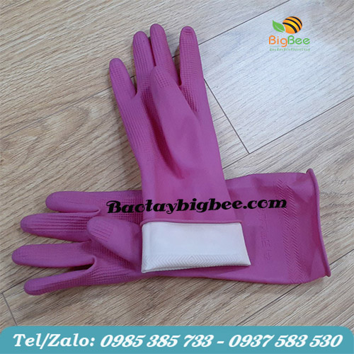 Bao tay cao su được bán rộng rãi trên thị trường Bao tay cao su được bán rộng rãi trên thị trường