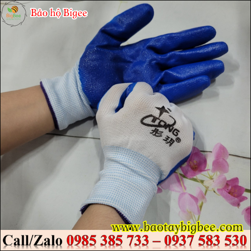 Bao tay có khả năng co dãn, linh hoạt khi cử động. Bao tay có khả năng co dãn, linh hoạt khi cử động.