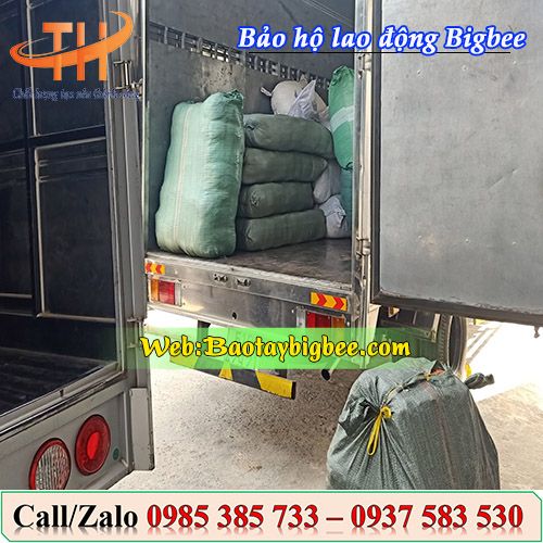 Một số hình ảnh nhân viên soạn đơn hàng giao cho khách sáng nay Một số hình ảnh nhân viên soạn đơn hàng giao cho khách sáng nay