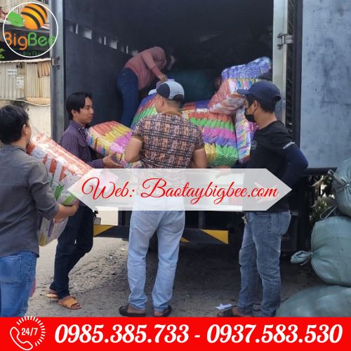 >>Đi đơn 10.000 cái áo mưa đi Cần Thơ. >>Đi đơn 10.000 cái áo mưa đi Cần Thơ.