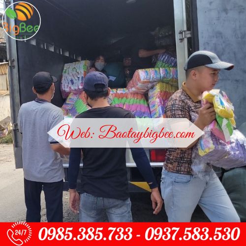 >>Đi đơn 10.000 cái áo mưa đi Cần Thơ. >>Đi đơn 10.000 cái áo mưa đi Cần Thơ.