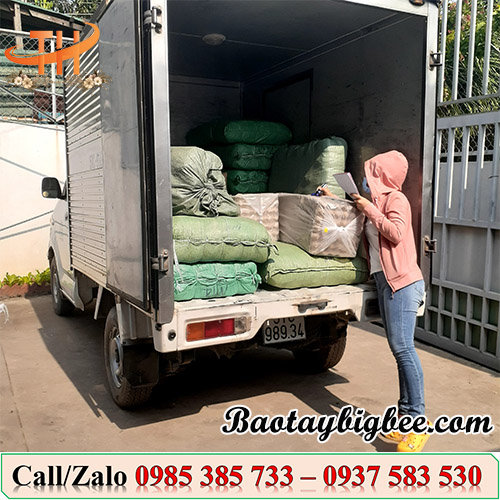 Hình ảnh soạn đơn hàng giao cho khách Hình ảnh soạn đơn hàng giao cho khách