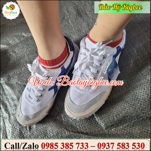 >>Giày vải Thượng Đình cột dây kiểu dáng thể thao. >>Giày vải Thượng Đình cột dây kiểu dáng thể thao.