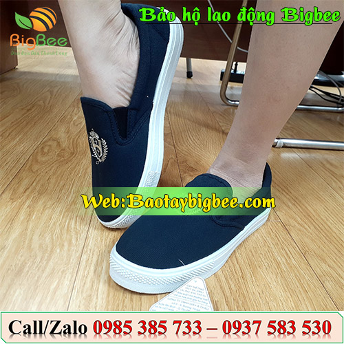 “Giày thông thoáng, êm ái khi mang”