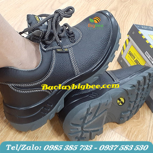 Đế giày chống dầu, axit. Mũi giày chống va đập mạnh. Đế giày chống dầu, axit. Mũi giày chống va đập mạnh.