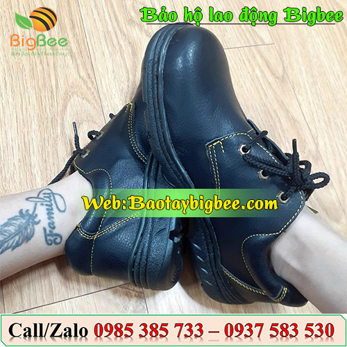 “Giày bảo hộ XP đế đen chỉ vàng” “Giày bảo hộ XP đế đen chỉ vàng”