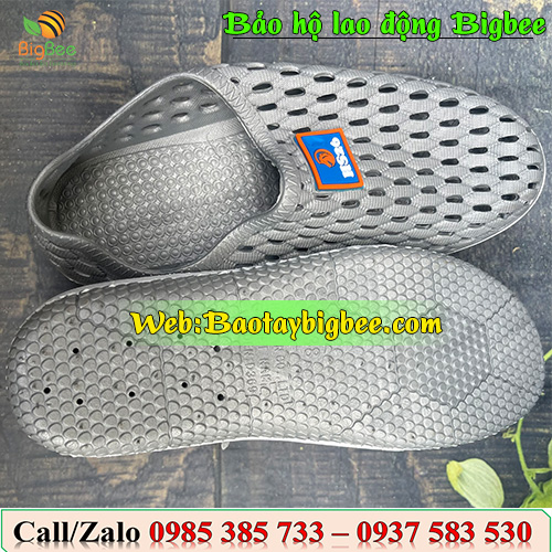 Phần đế chống trơn, chịu được lực mài mòn cao. Phần đế chống trơn, chịu được lực mài mòn cao.