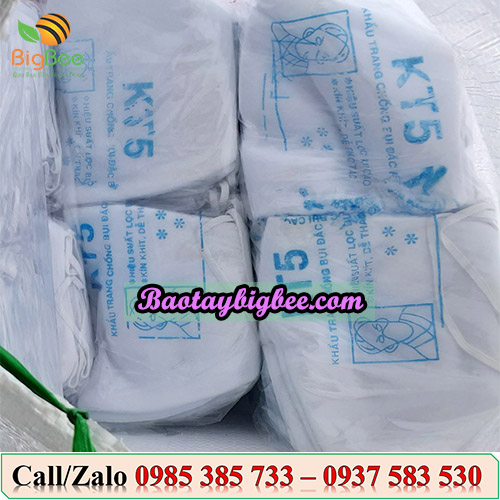 Nên đeo khẩu trang ôm khít khuôn mặt Nên đeo khẩu trang ôm khít khuôn mặt