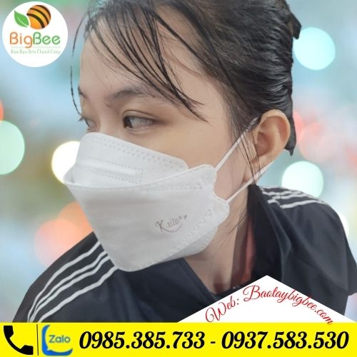 >>Khẩu trang ôm khít khuôn mặt, độ che chắn rộng. >>Khẩu trang ôm khít khuôn mặt, độ che chắn rộng.