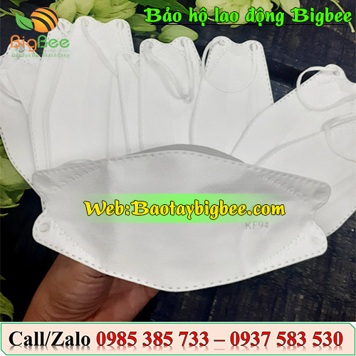 >Khẩu trang thông thoáng, che kín khuôn mặt< >Khẩu trang thông thoáng, che kín khuôn mặt<