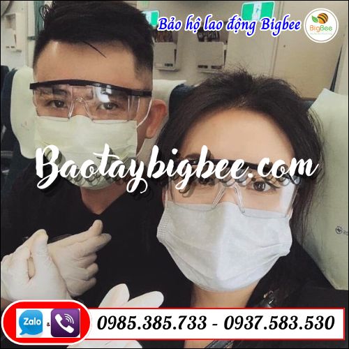 Kính bảo hộ lao động gọng đen tròng trắng. Kính bảo hộ lao động gọng đen tròng trắng.