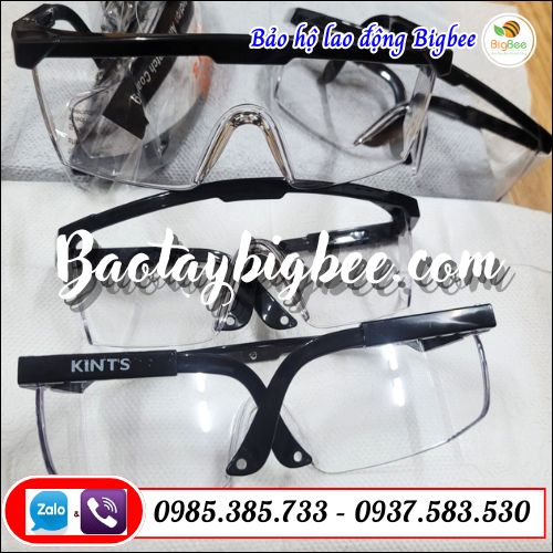 Kính bảo hộ lao động gọng đen tròng trắng. Kính bảo hộ lao động gọng đen tròng trắng.