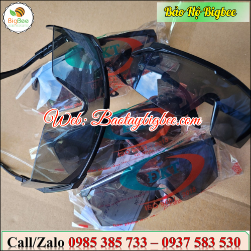 >>Kính bảo hộ mắt Đài Loan trắng trong<< >>Kính bảo hộ mắt Đài Loan trắng trong<<