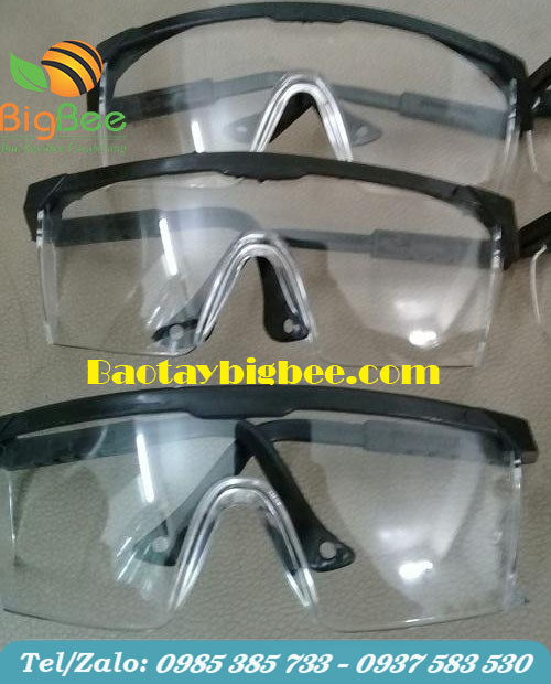 Mắt kính Đài Loan gọng đen. Mắt kính Đài Loan gọng đen.