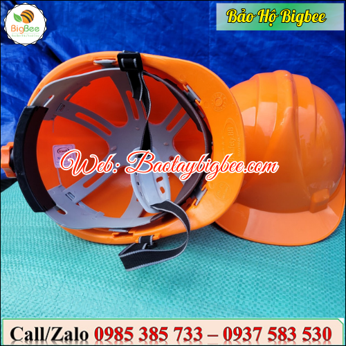 >>Mũ bảo hộ màu vàng. >>Mũ bảo hộ màu vàng.