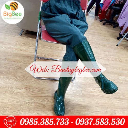 >>Quần liền ủng nhiều size, có độ bền cao khi sử dụng. >>Quần liền ủng nhiều size, có độ bền cao khi sử dụng.