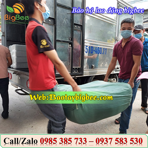 Nhân viên soạn đơn hàng đi giao tại Nha Trang Nhân viên soạn đơn hàng đi giao tại Nha Trang