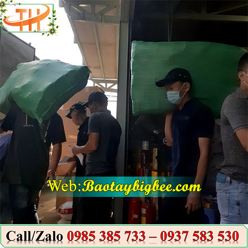 Soạn hàng đi giao cho khách Soạn hàng đi giao cho khách