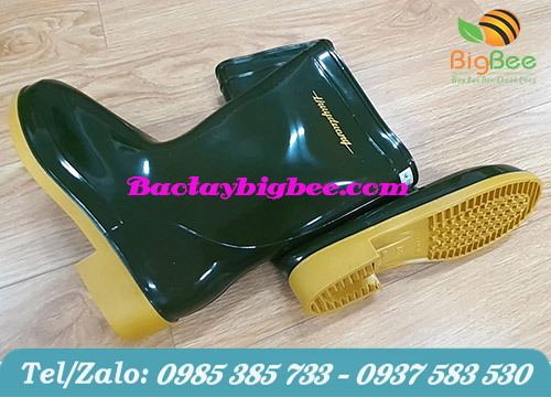 Ủng Thùy Dương phù hợp với cả nam và nữ. Ủng Thùy Dương phù hợp với cả nam và nữ.