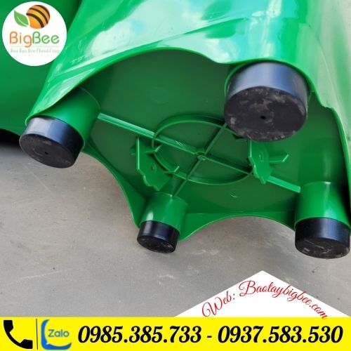 >>Thùng có chân vặn chắc chắn. >>Thùng có chân vặn chắc chắn.