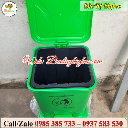 >>Thùng rác sạch sẽ, thẩm mỹ, có nắp đậy kín. >>Thùng rác sạch sẽ, thẩm mỹ, có nắp đậy kín.