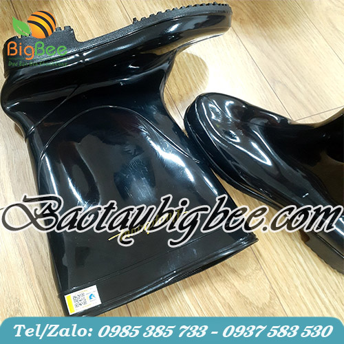 Ủng có nhiều ưu điểm Ủng có nhiều ưu điểm