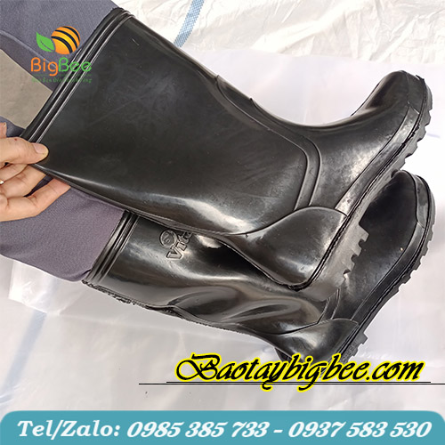 Ủng cao gần đầu gối  Ủng cao gần đầu gối