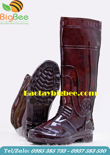 Ủng cổ cao màu nâu. Ủng cổ cao màu nâu.
