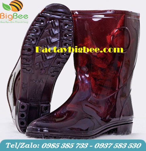 Ủng cổ thấp màu nâu. Ủng cổ thấp màu nâu.