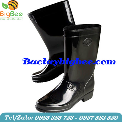 Ủng Thùy Dương màu đen. Ủng Thùy Dương màu đen.