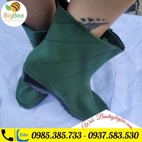 >>Ủng mềm không cứng gây đau chân khi mang. >>Ủng mềm không cứng gây đau chân khi mang.