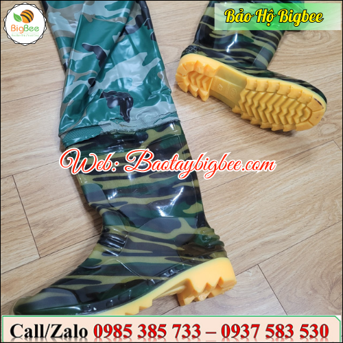 >>Ủng được thiết kế liền, chống trơn tốt, di chuyển thuận lợi. >>Ủng được thiết kế liền, chống trơn tốt, di chuyển thuận lợi.