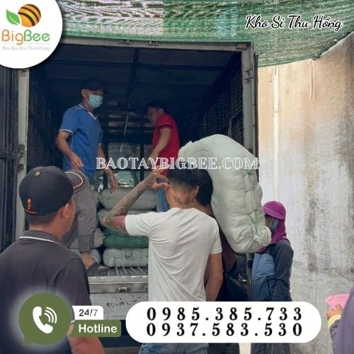 Xuất kho khẩu trang và các sản phẩm bảo hộ mỗi ngày Xuất kho khẩu trang và các sản phẩm bảo hộ mỗi ngày