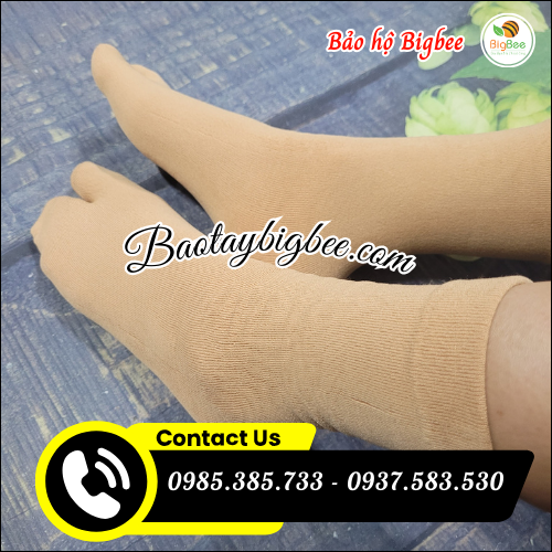 Vớ đi nắng đẹp, co giãn thoáng mát, tiện dụng. Vớ đi nắng đẹp, co giãn thoáng mát, tiện dụng.