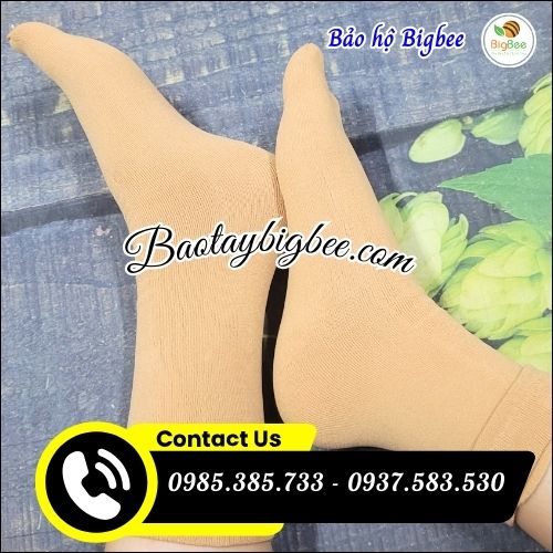 Tất nữ xỏ ngón. Tất nữ xỏ ngón.