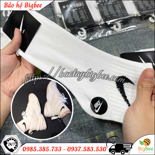 Tất Trắng Cổ Cao Co Giãn Tốt – Mềm Mịn, Thoáng Chân, Dễ Mang. Tất Trắng Cổ Cao Co Giãn Tốt – Mềm Mịn, Thoáng Chân, Dễ Mang.