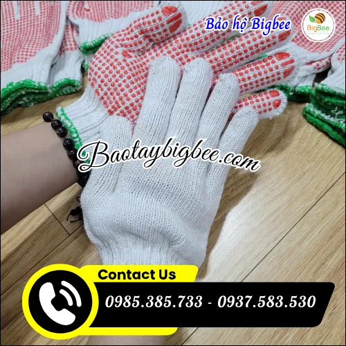 Xưởng sản xuất găng tay hạt nhựa đỏ giá rẻ