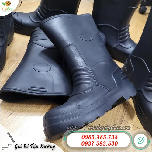 Đại Lý Cung Cấp Ủng Siêu Nhẹ Nhiều Màu – Hàng Có Sẵn Tại TP.HCM