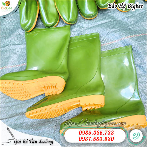 Ủng Hiệp Phước màu xanh cao su dày bền dùng lâu. Ủng Hiệp Phước màu xanh cao su dày bền dùng lâu.