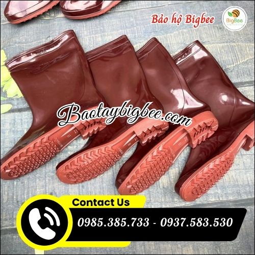 Ủng nhựa Hiệp Phước màu nâu. Ủng nhựa Hiệp Phước màu nâu.
