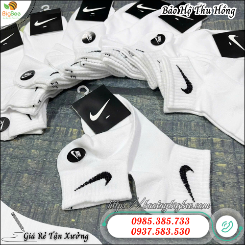 Vớ trắng cổ cao nam nữ giá rẻ – mềm mịn, co giãn tốt, đi êm chân. Vớ trắng cổ cao nam nữ giá rẻ – mềm mịn, co giãn tốt, đi êm chân.