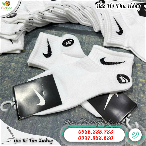 Vớ trắng cổ cao giá sỉ – hàng chuẩn, dễ bán, lợi nhuận cao. Vớ trắng cổ cao giá sỉ – hàng chuẩn, dễ bán, lợi nhuận cao.