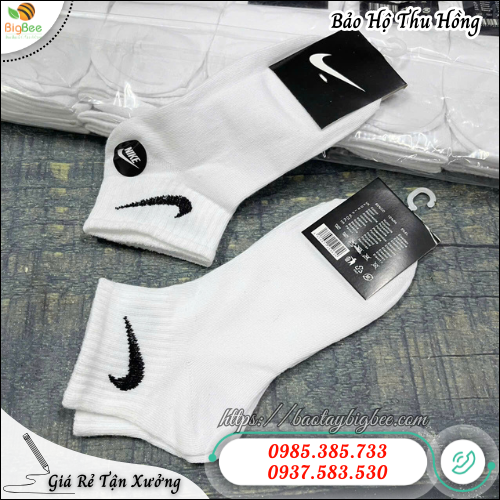 Vớ trắng cổ cao dệt kim – chất liệu êm chân, mang lâu vẫn thoải mái. Vớ trắng cổ cao dệt kim – chất liệu êm chân, mang lâu vẫn thoải mái.